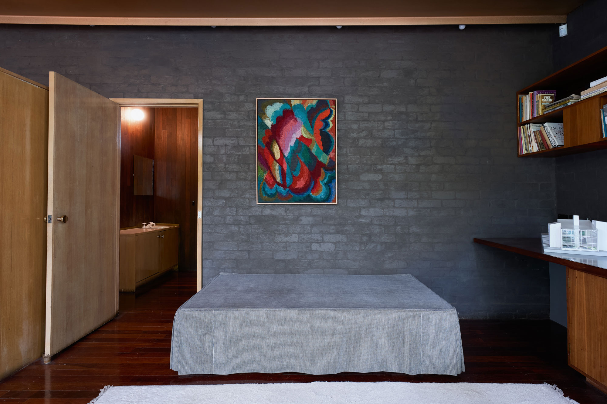 'Abstraction, small weaving 1', 2025, Designed by Yvette Coppersmith + Anouska Milstein, A.mi. Woven by David Pearce. Tapestry Design Prize Finalists Exhibition at Boyd House II/Walsh Street. Photography by Astrid Mulder.